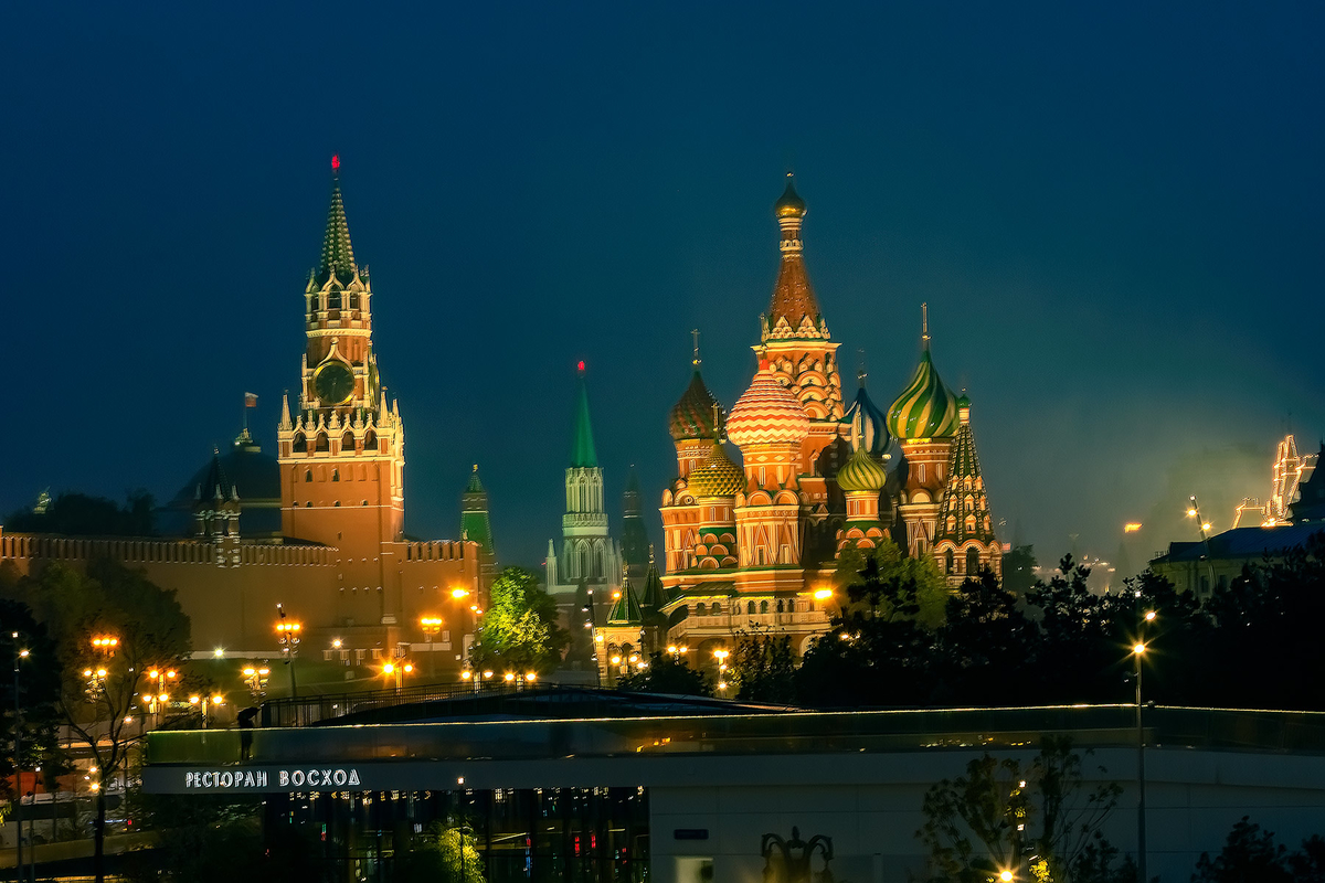 俄罗斯城堡夜景亮化，国外亮化，投光灯厂家，大功率投光灯